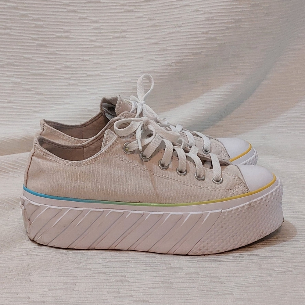 Converse Lift 2× 0x Platform Sneakers White with Pastel Trim - Picture 4 of 9
